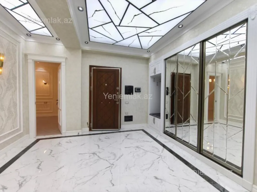 Satılır 3 otaqlı yeni tikili 138 m²