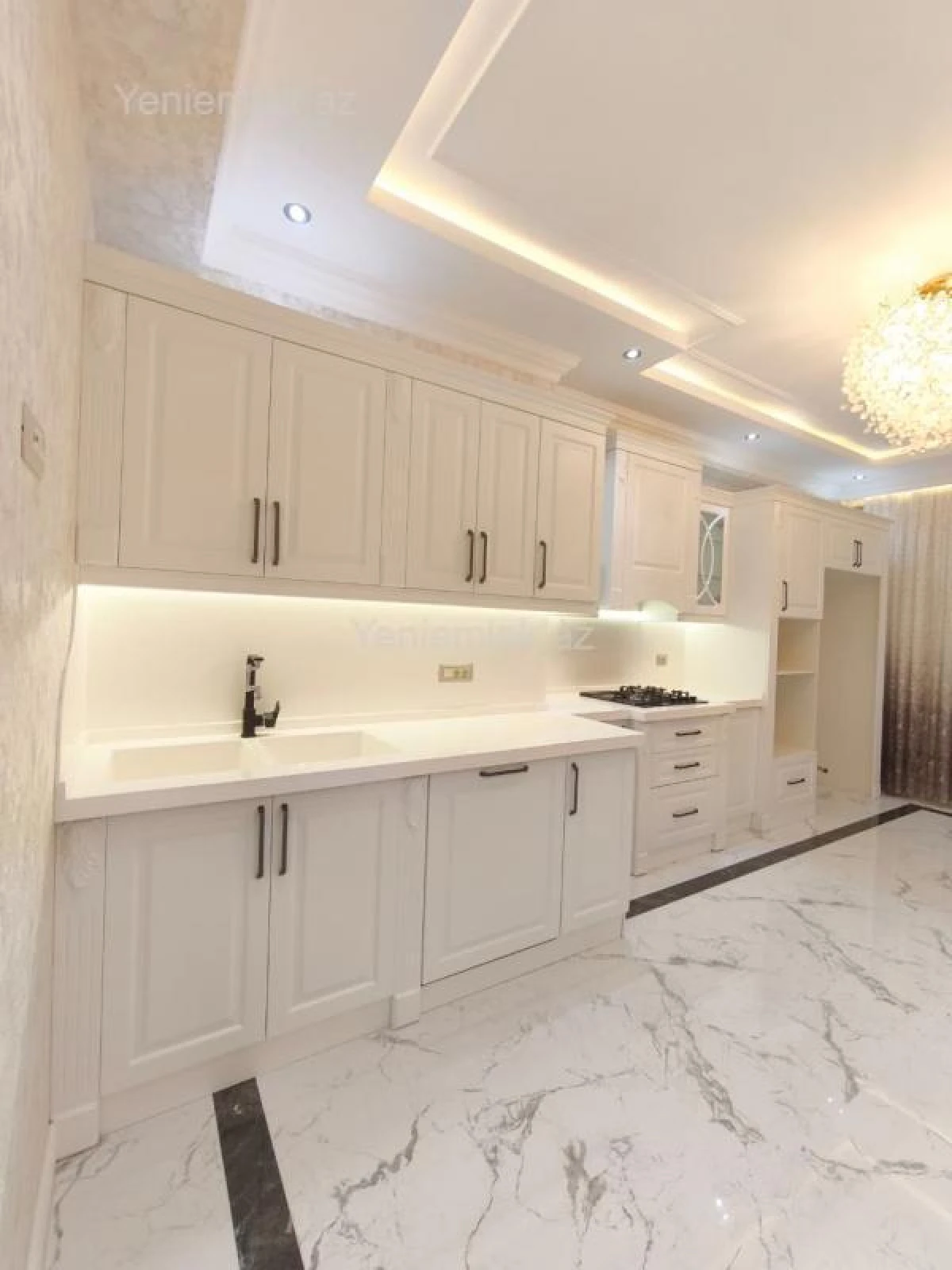 Satılır 3 otaqlı yeni tikili 138 m²