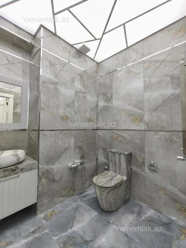 Satılır 3 otaqlı yeni tikili 138 m²