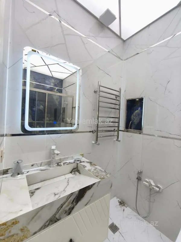 Satılır 2 otaqlı yeni tikili 101 m²