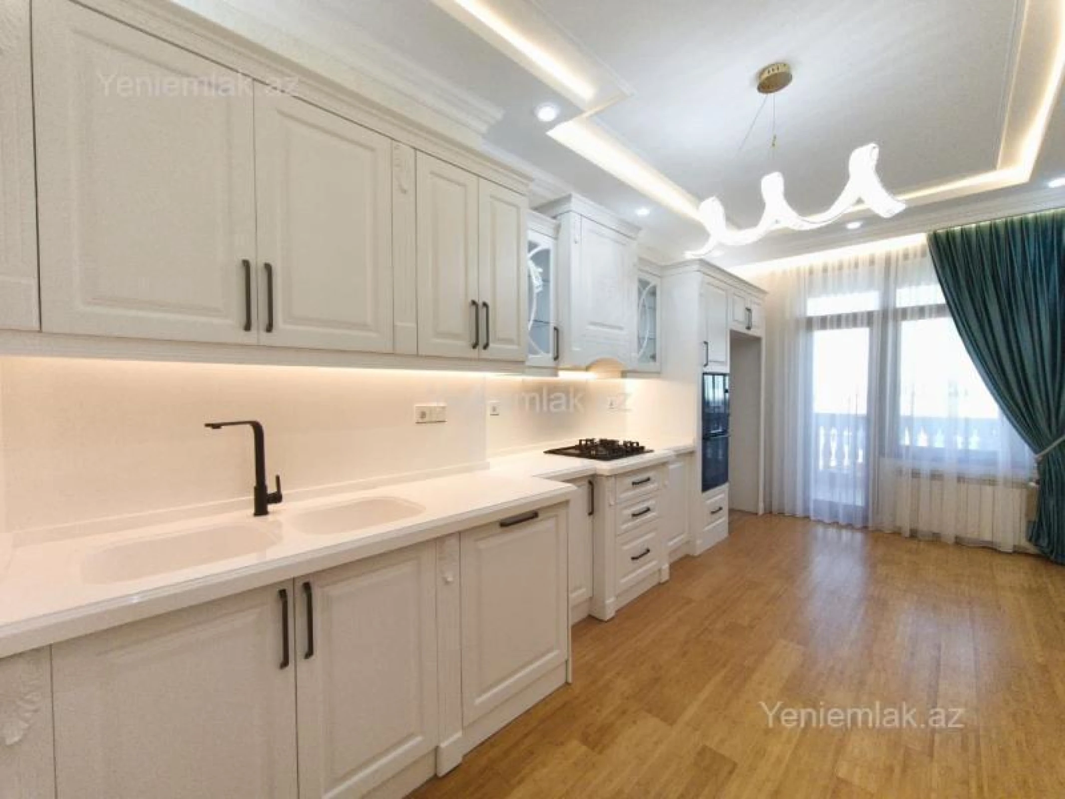 Satılır 2 otaqlı yeni tikili 101 m²