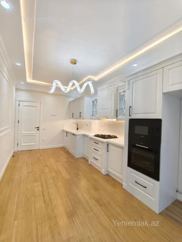 Satılır 2 otaqlı yeni tikili 101 m²