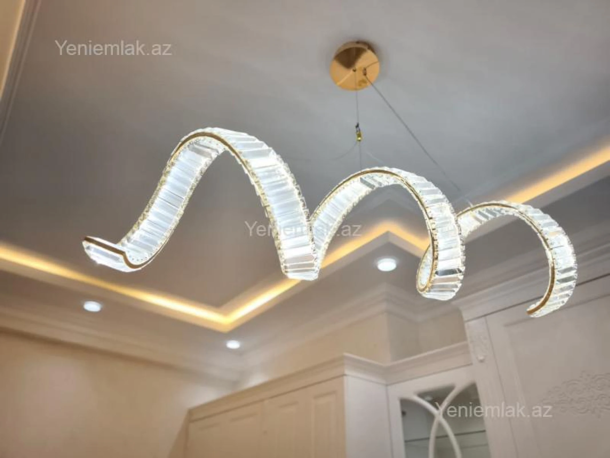 Satılır 2 otaqlı yeni tikili 101 m²