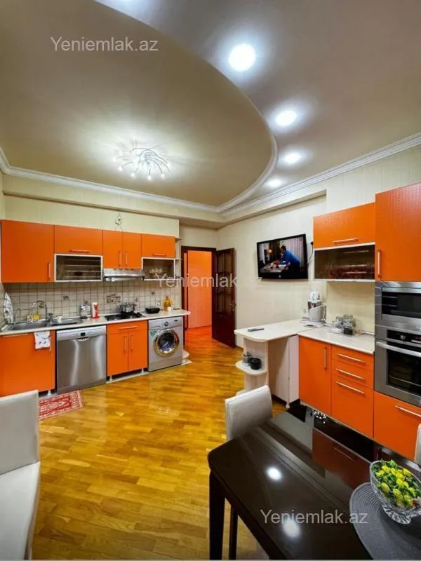 Satılır 3 otaqlı yeni tikili 118 m²