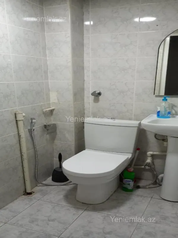 Satılır 3 otaqlı köhnə tikili 75 m²