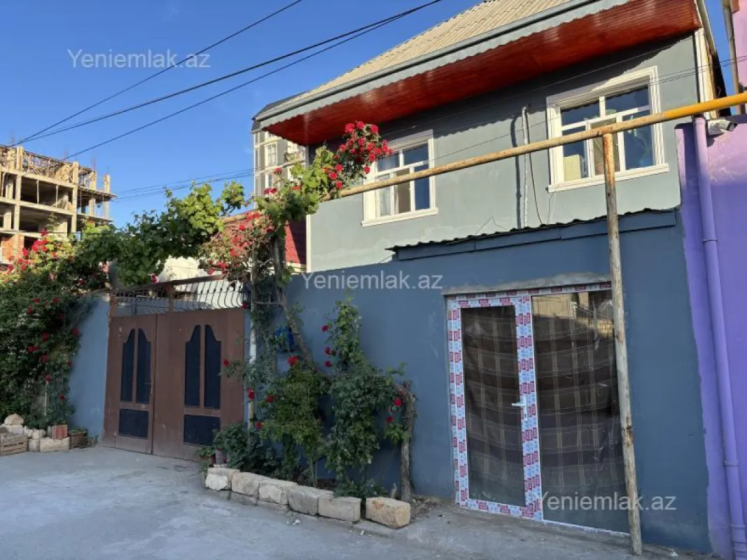 Satılır 4 otaqlı həyət evi 140 m²