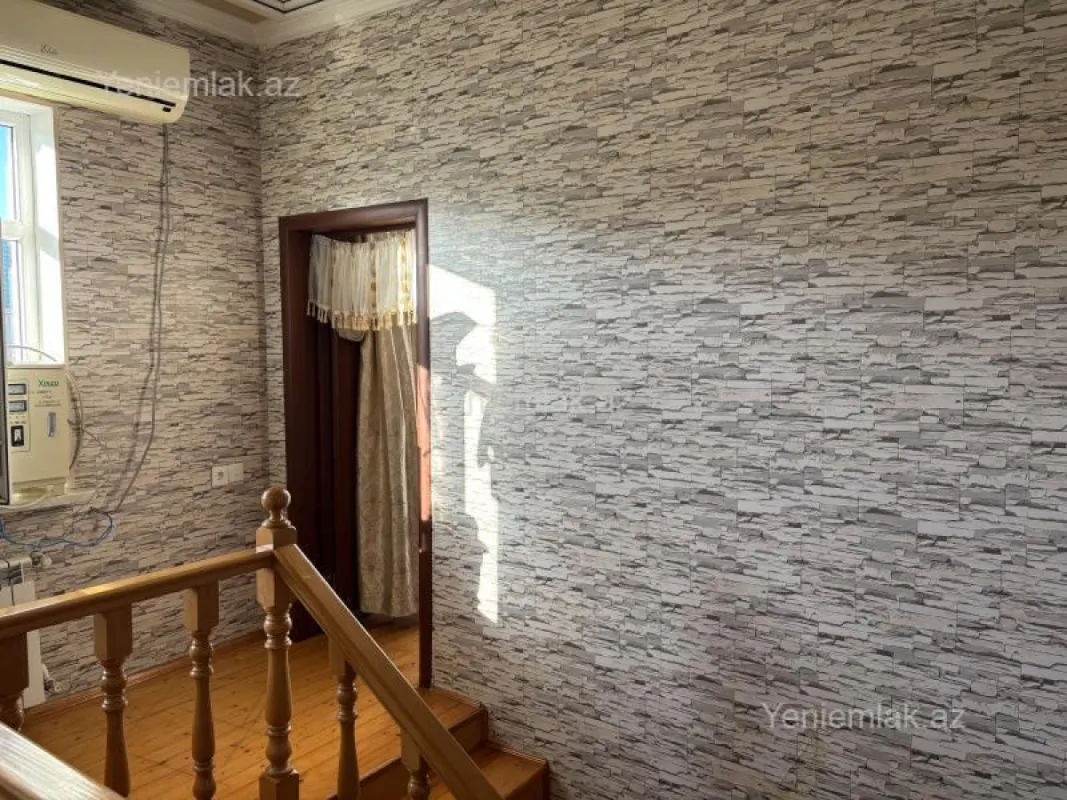 Satılır 4 otaqlı həyət evi 140 m²