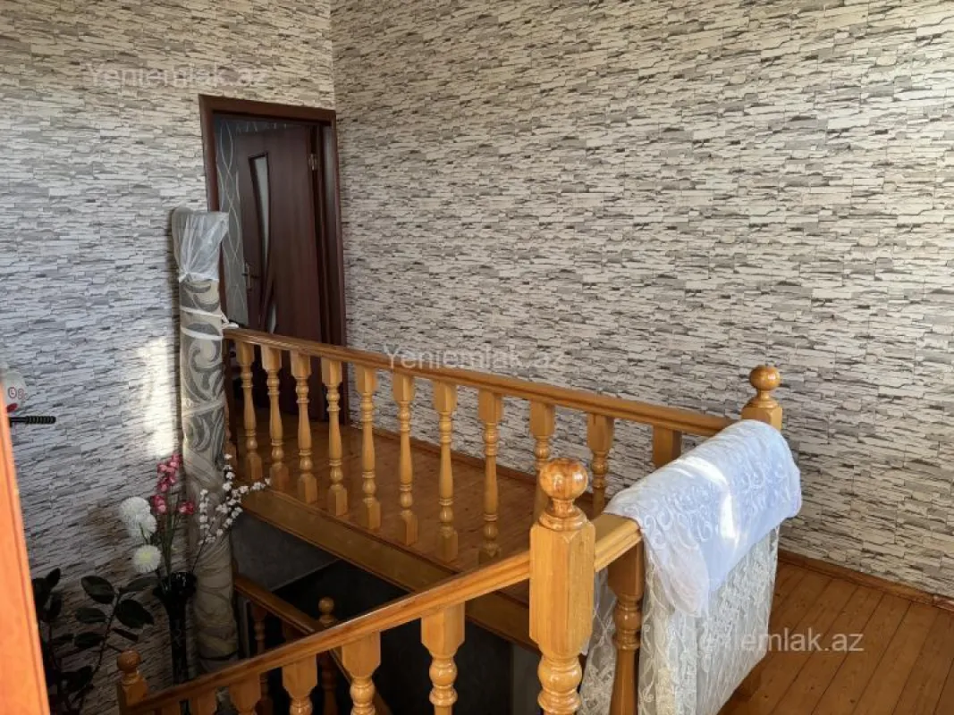Satılır 4 otaqlı həyət evi 140 m²