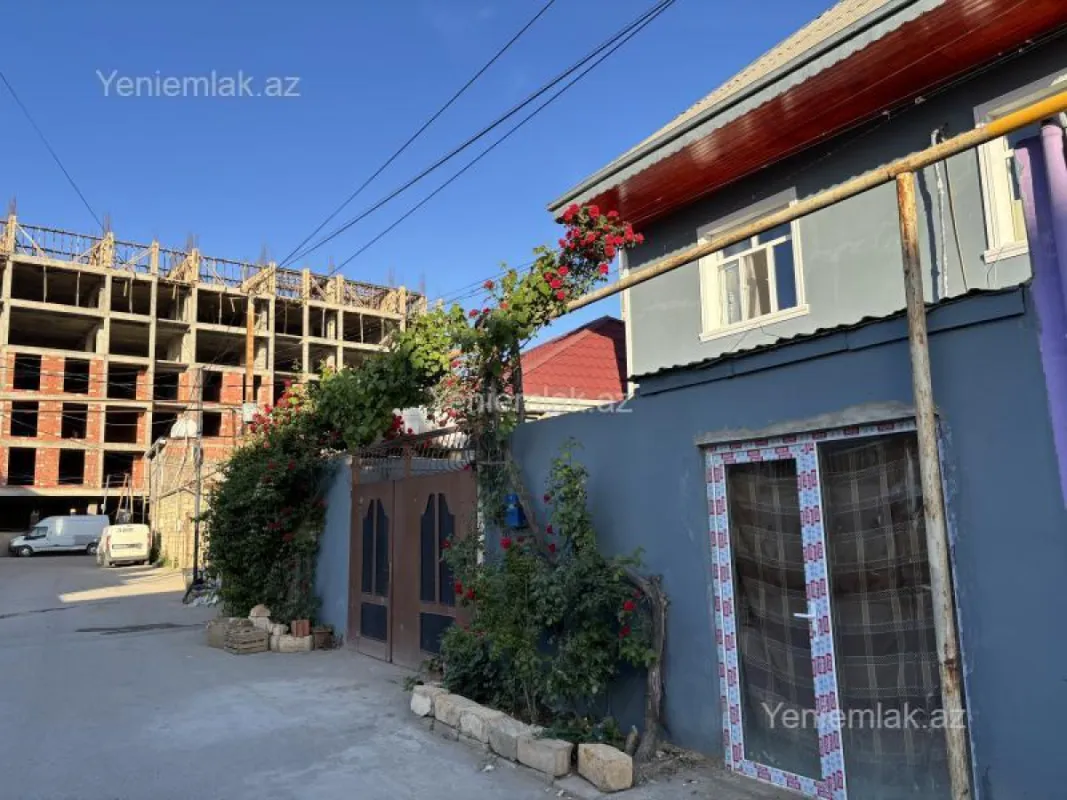 Satılır 4 otaqlı həyət evi 140 m²