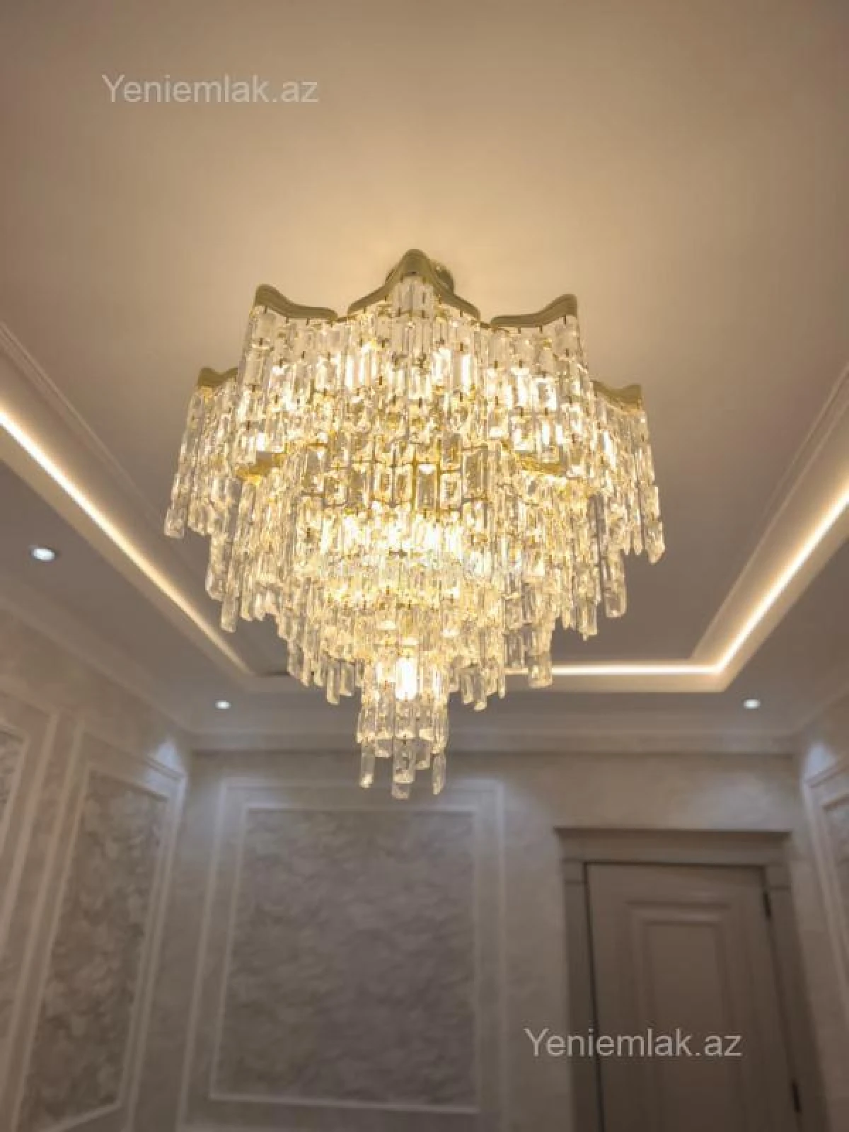 Satılır 2 otaqlı yeni tikili 101 m²