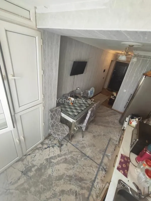 Satılır 3 otaqlı köhnə tikili 75 m²