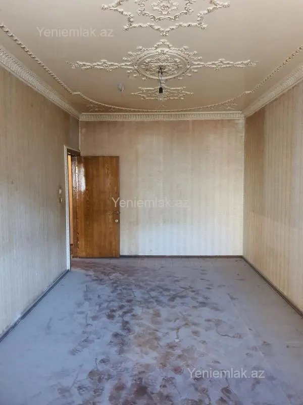 Satılır 3 otaqlı köhnə tikili 80 m²