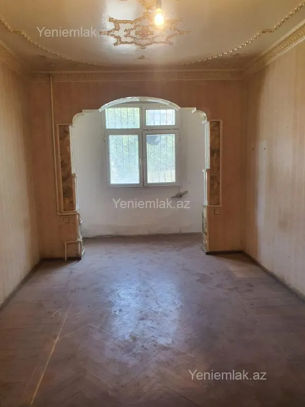 Satılır 3 otaqlı köhnə tikili 80 m²