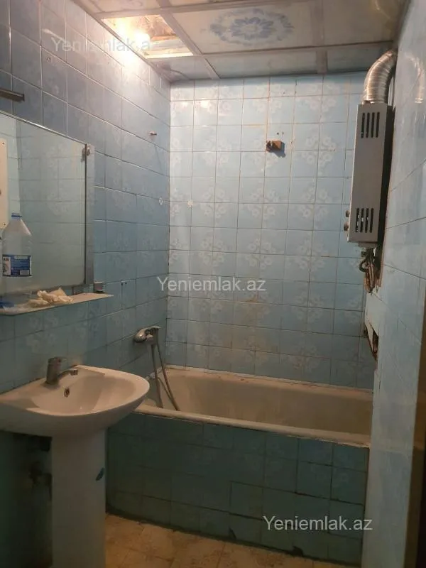 Satılır 3 otaqlı köhnə tikili 80 m²