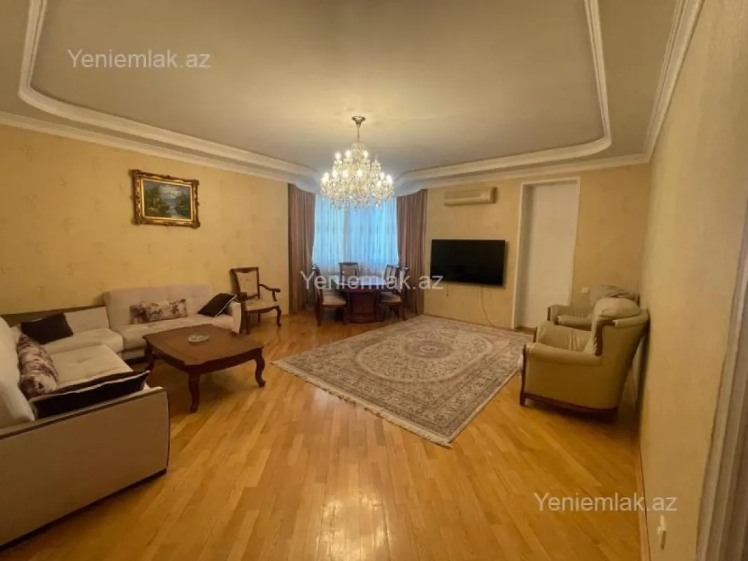 Satılır 3 otaqlı yeni tikili 125 m²