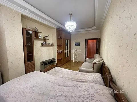 Satılır 3 otaqlı yeni tikili 125 m²