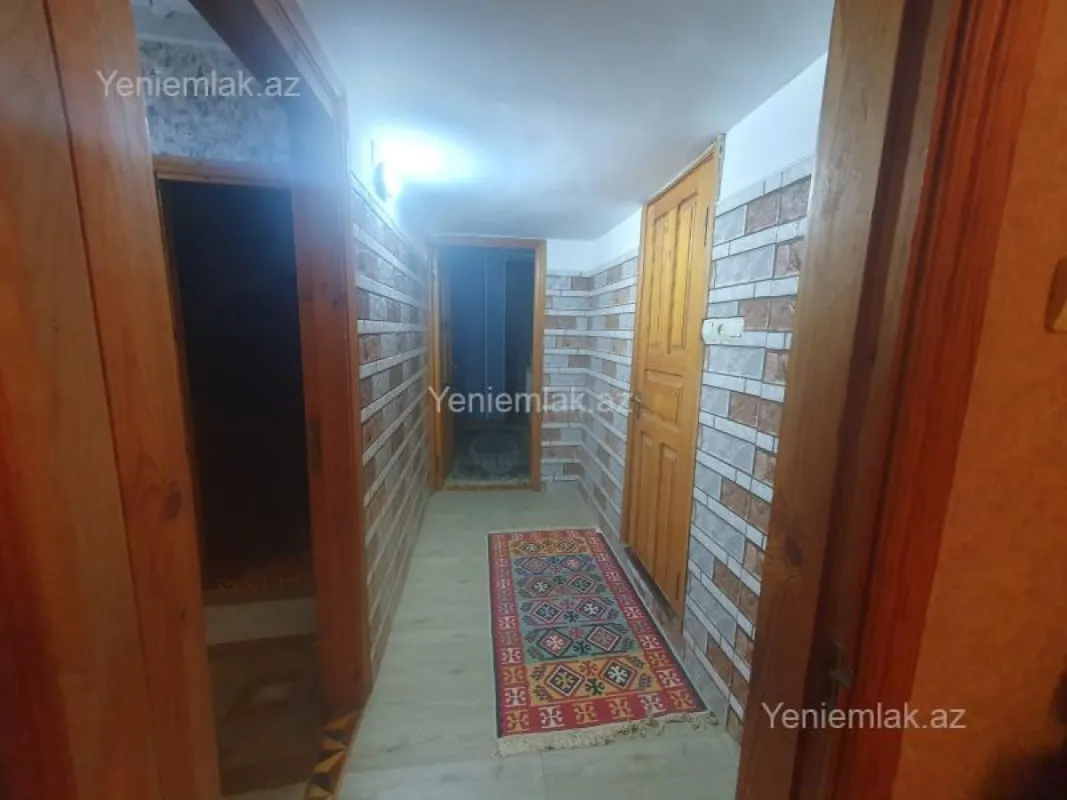 Satılır 4 otaqlı köhnə tikili 110 m²