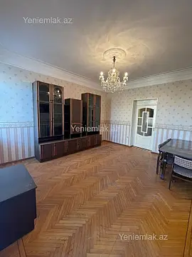 Satılır 3 otaqlı köhnə tikili 75 m²