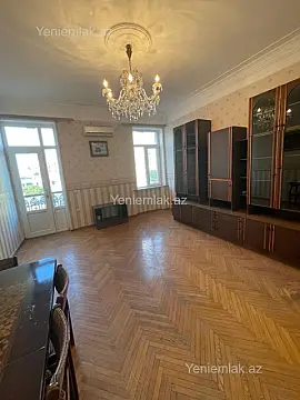 Satılır 3 otaqlı köhnə tikili 75 m²