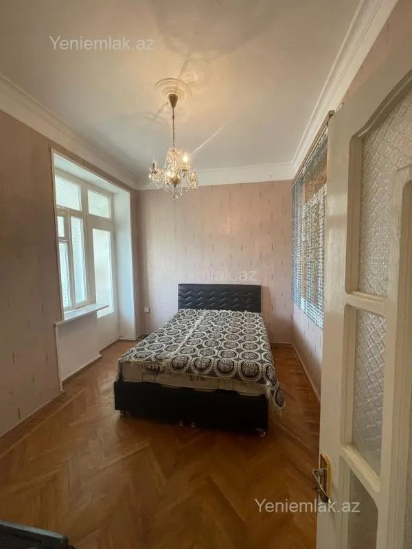 Satılır 3 otaqlı köhnə tikili 75 m²