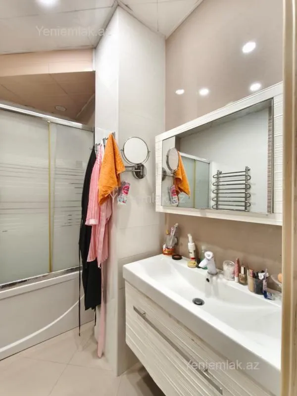 Satılır 2 otaqlı yeni tikili 130 m²