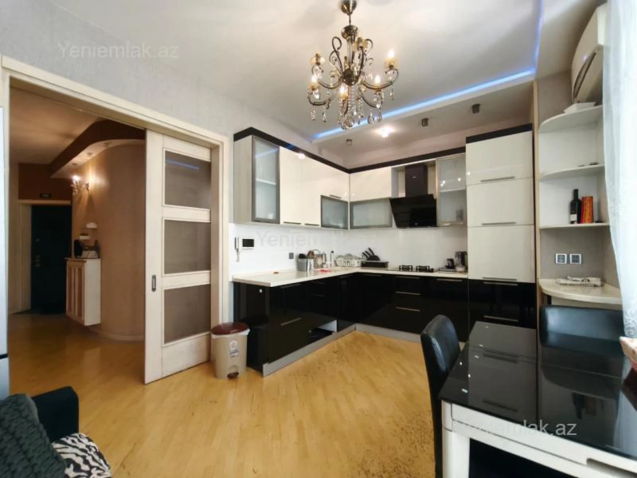 Satılır 2 otaqlı yeni tikili 130 m²