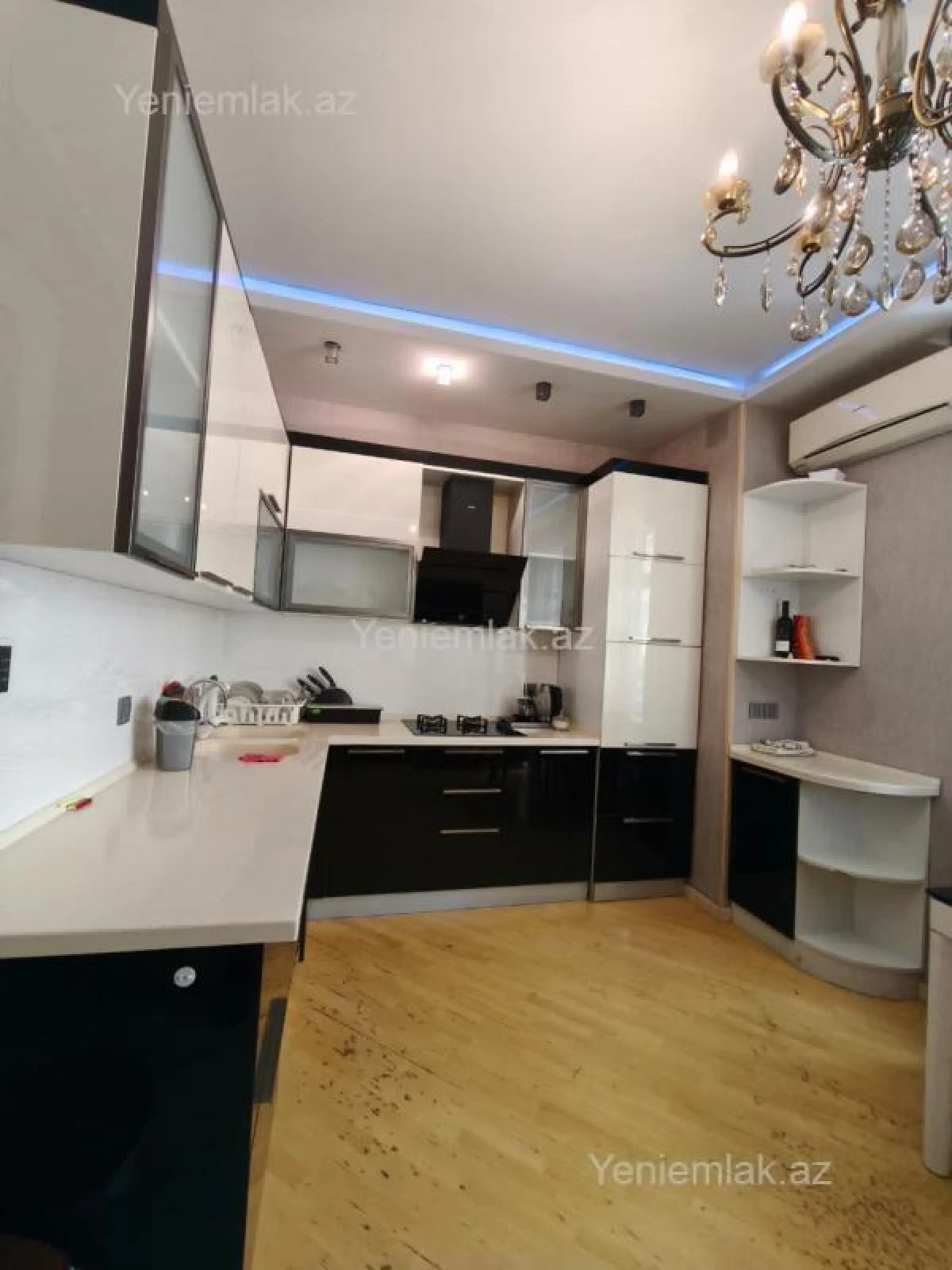 Satılır 2 otaqlı yeni tikili 130 m²