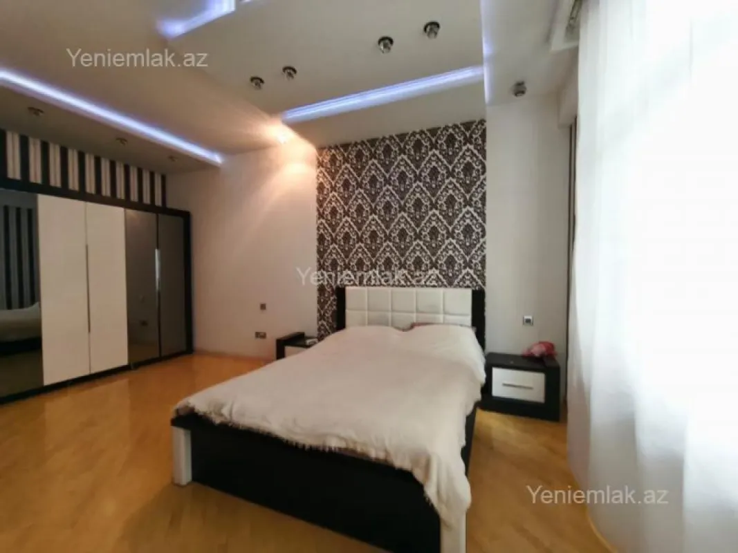 Satılır 2 otaqlı yeni tikili 130 m²
