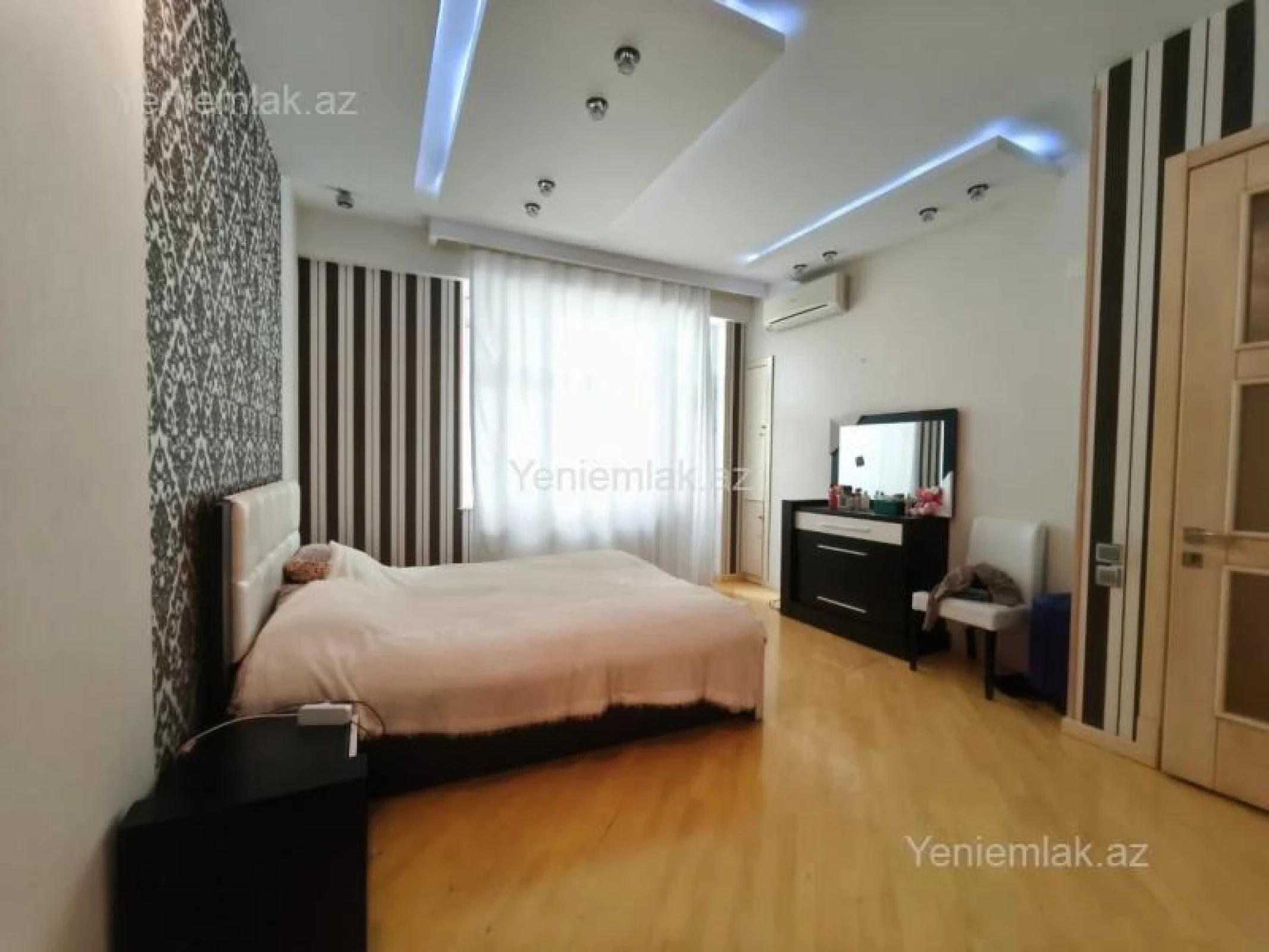 Satılır 2 otaqlı yeni tikili 130 m²