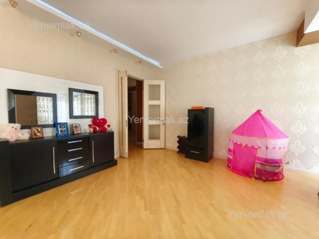 Satılır 2 otaqlı yeni tikili 130 m²