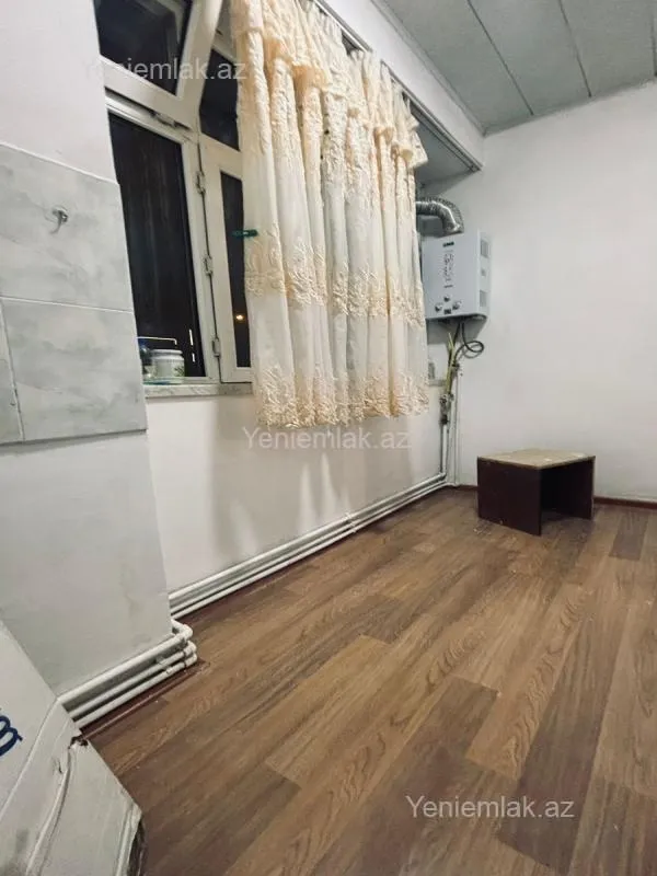 Satılır 2 otaqlı köhnə tikili 50 m²