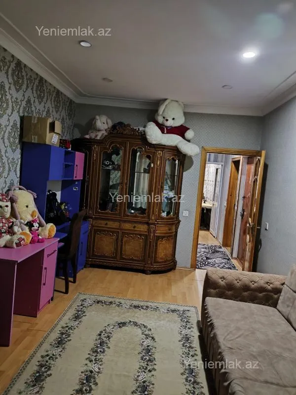Satılır 2 otaqlı köhnə tikili 70 m²