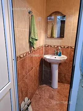 Satılır 2 otaqlı köhnə tikili 70 m²