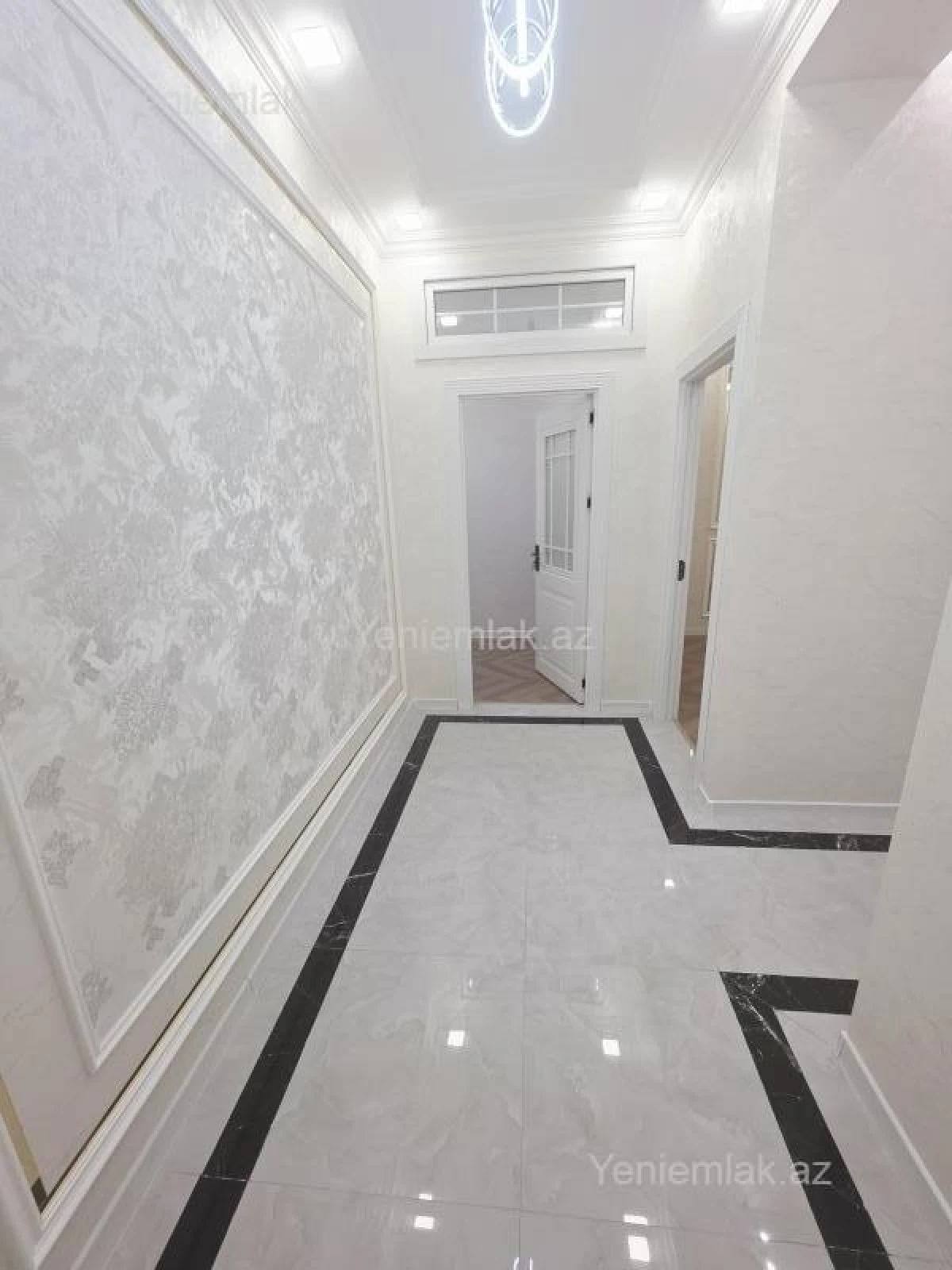 Satılır 3 otaqlı yeni tikili 75 m²
