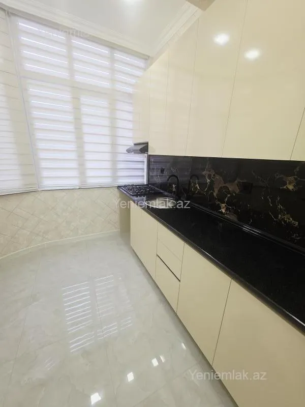 Satılır 3 otaqlı yeni tikili 75 m²