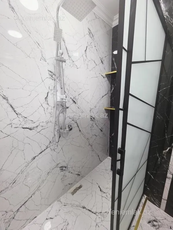 Satılır 3 otaqlı yeni tikili 75 m²