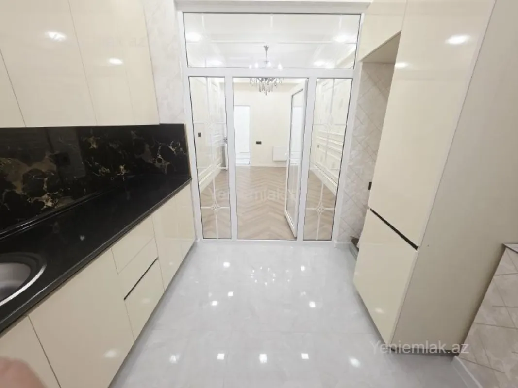 Satılır 3 otaqlı yeni tikili 75 m²