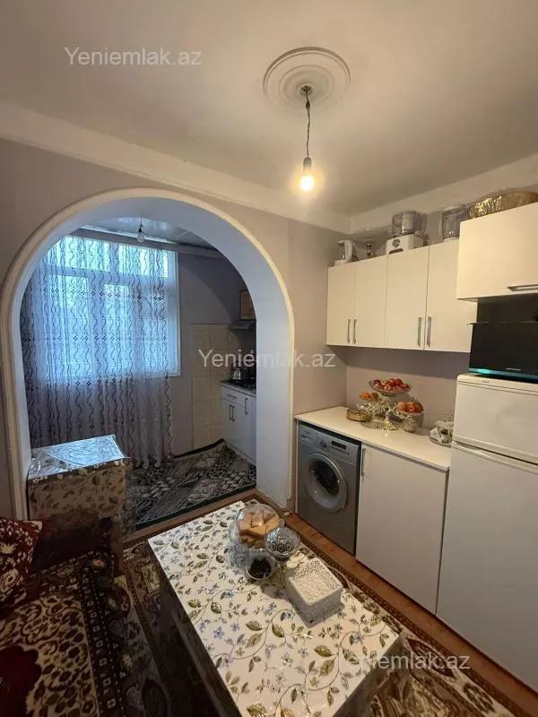 Satılır 1 otaqlı köhnə tikili 37 m²