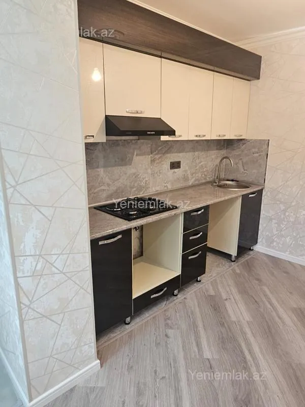 Satılır 3 otaqlı köhnə tikili 75 m²