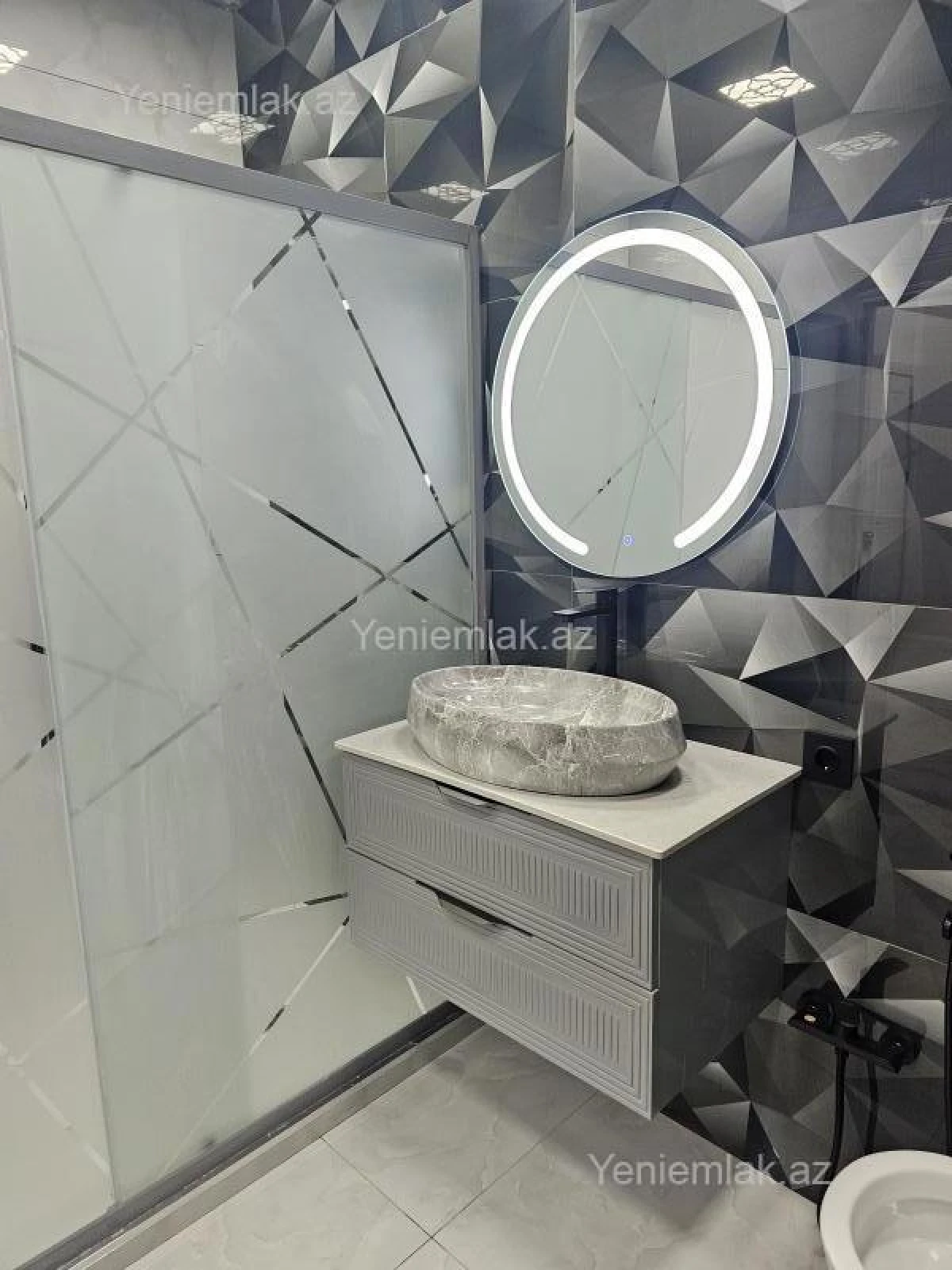 Satılır 3 otaqlı yeni tikili 127.5 m²