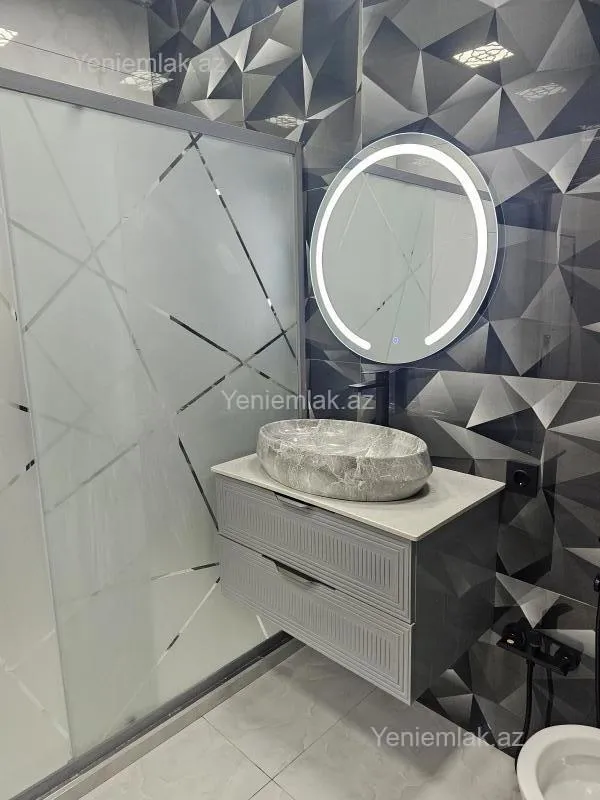 Satılır 3 otaqlı yeni tikili 127.5 m²