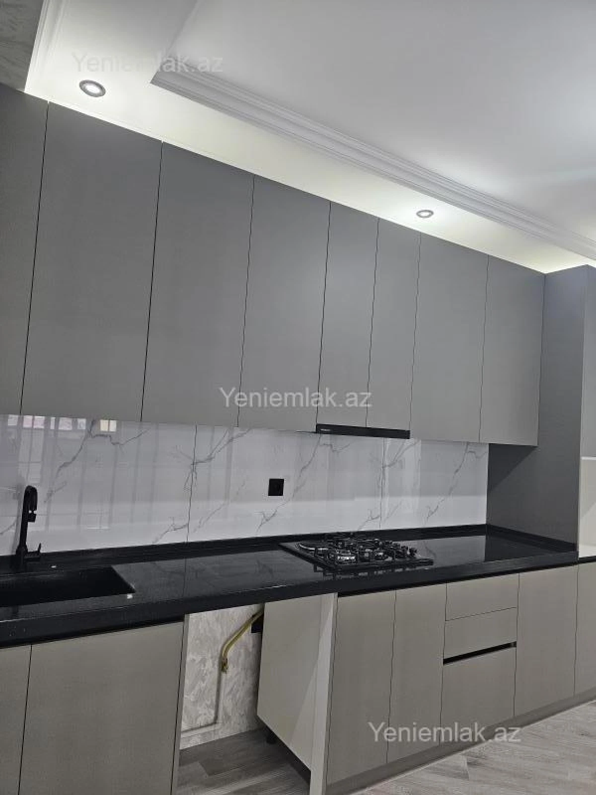 Satılır 3 otaqlı yeni tikili 127.5 m²