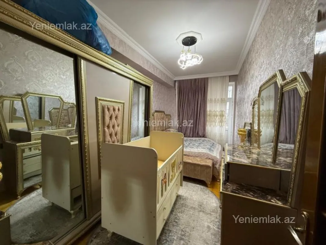 Satılır 2 otaqlı yeni tikili 72 m²