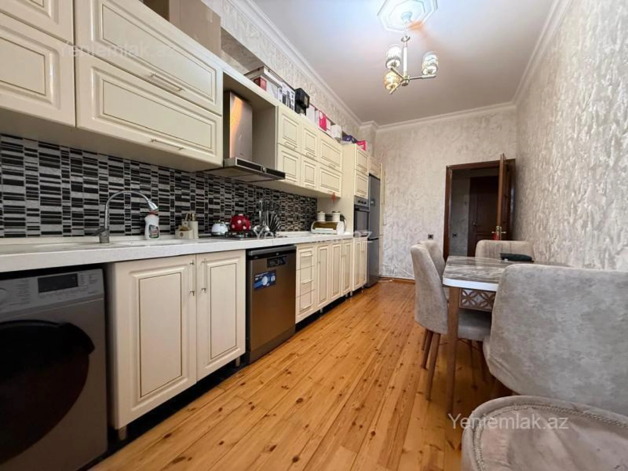 Satılır 2 otaqlı yeni tikili 72 m²