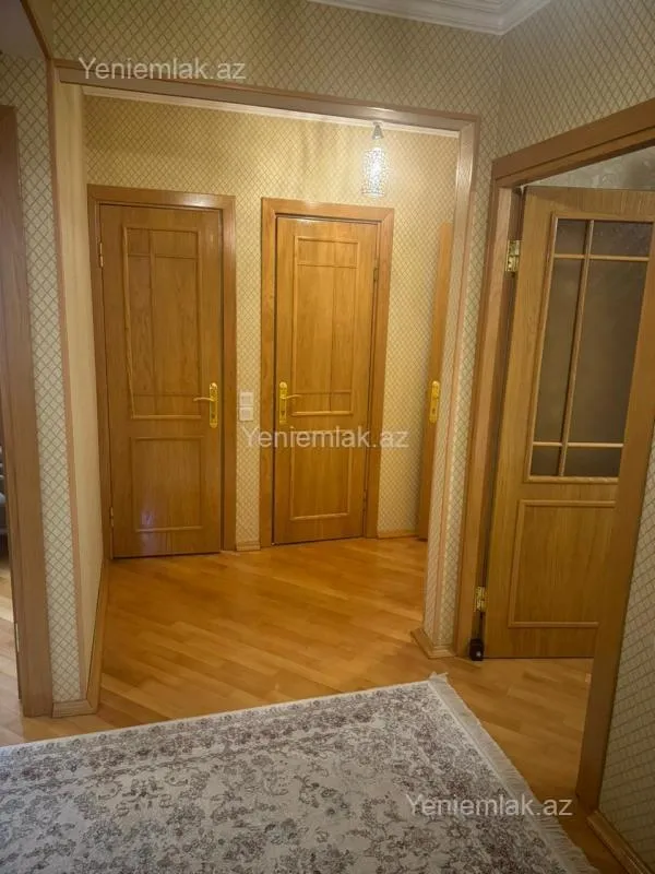 Satılır 3 otaqlı köhnə tikili 100 m²