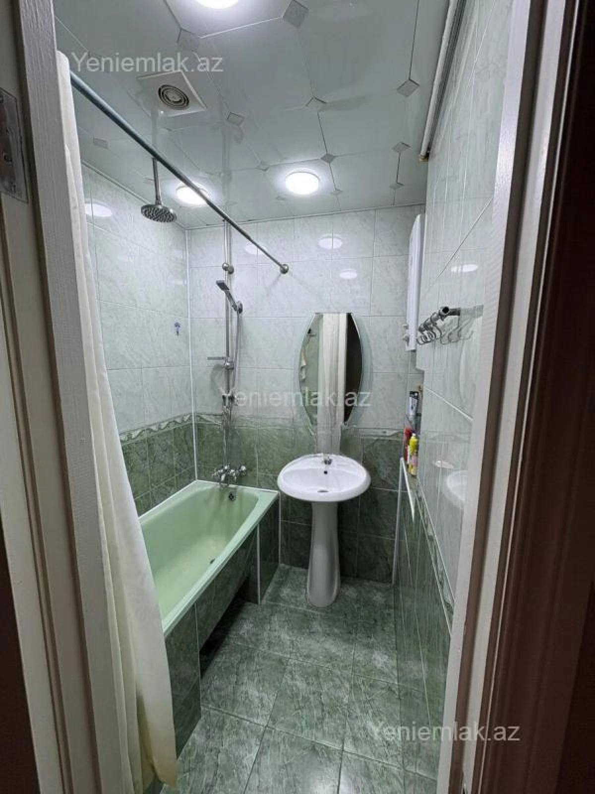 Satılır 4 otaqlı köhnə tikili 110 m²