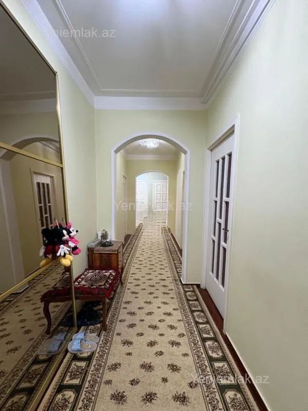 Satılır 4 otaqlı köhnə tikili 110 m²