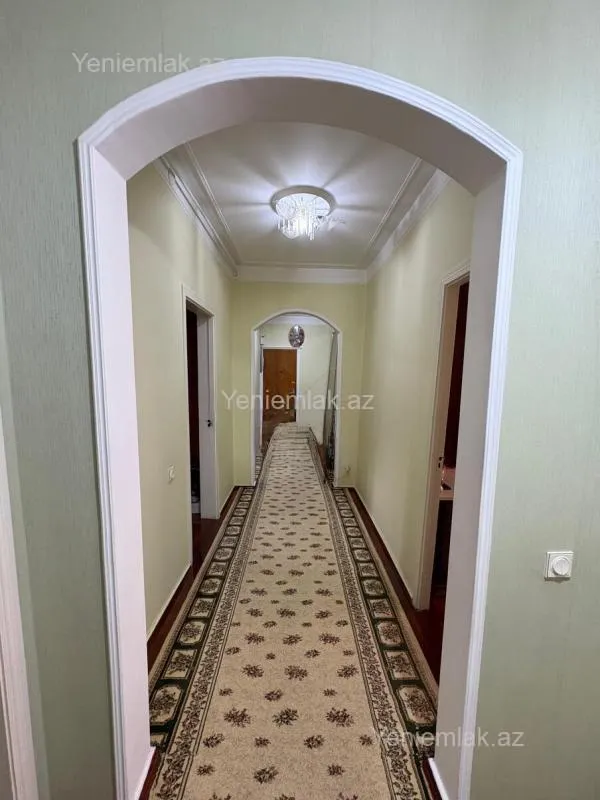 Satılır 4 otaqlı köhnə tikili 110 m²