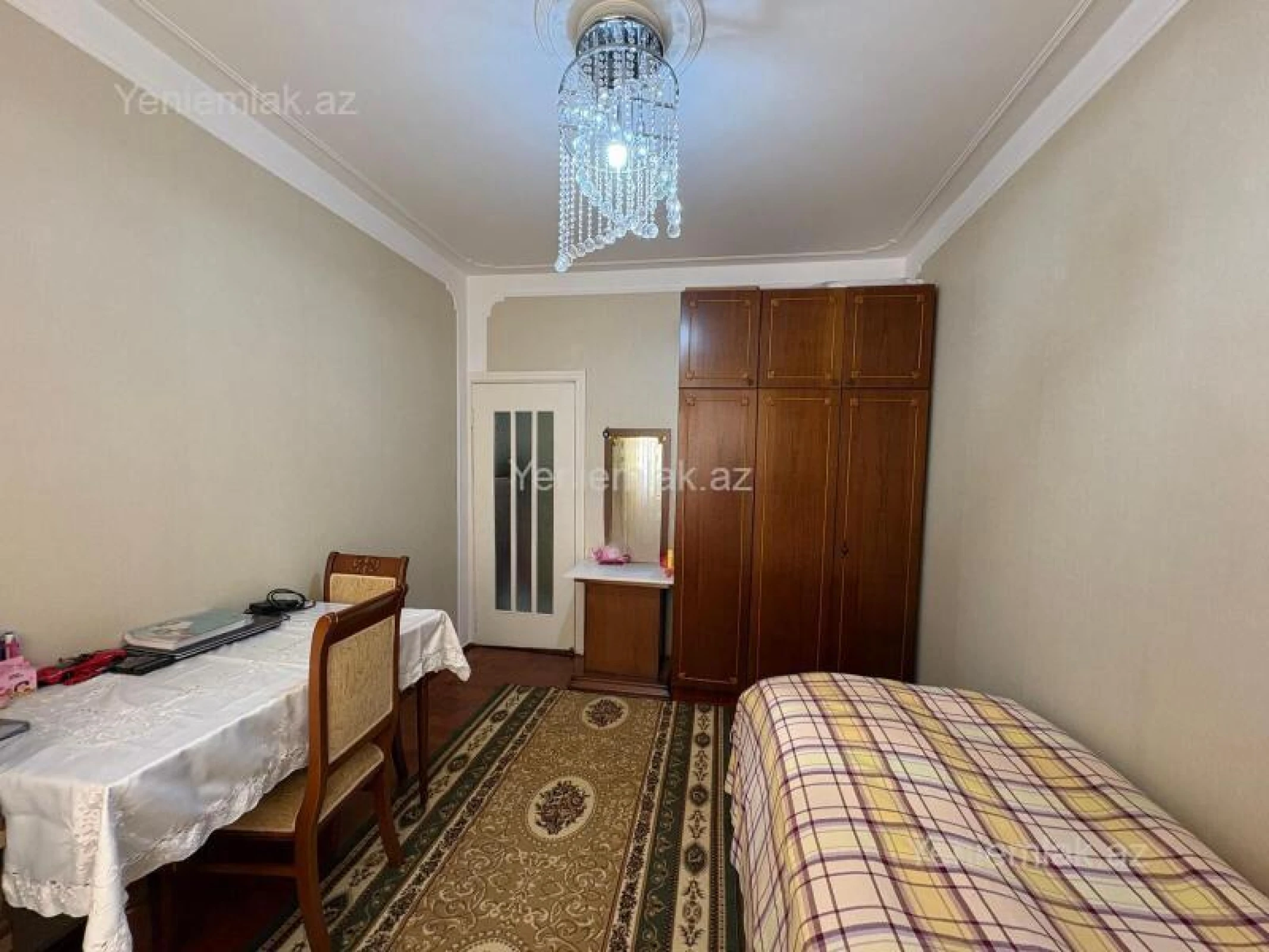 Satılır 4 otaqlı köhnə tikili 110 m²