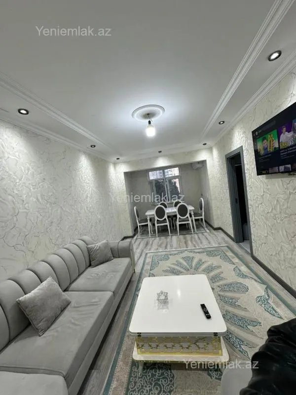 Satılır 4 otaqlı köhnə tikili 110 m²